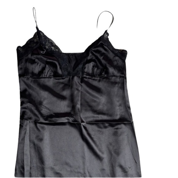 Silk Seduction: Unveiling Elegance in Satin Lace: Medium - Picture 2 of 3